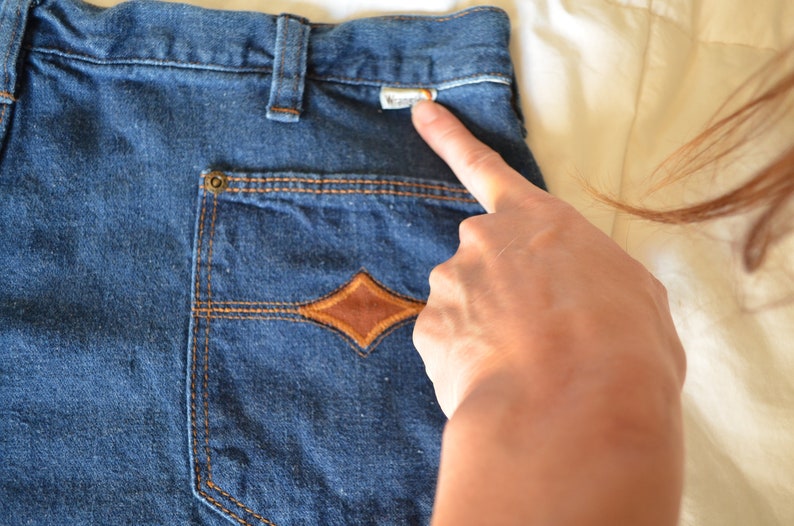 1970s Fabulous Wrangler Mens Denim Blue Jean Flare Trousers Waist 36