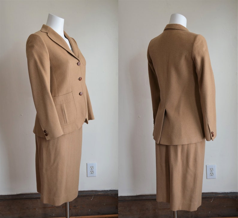 1970s Camel Wool Skirt Suit with Amazing Details and Novelty Print Lining Bust 34