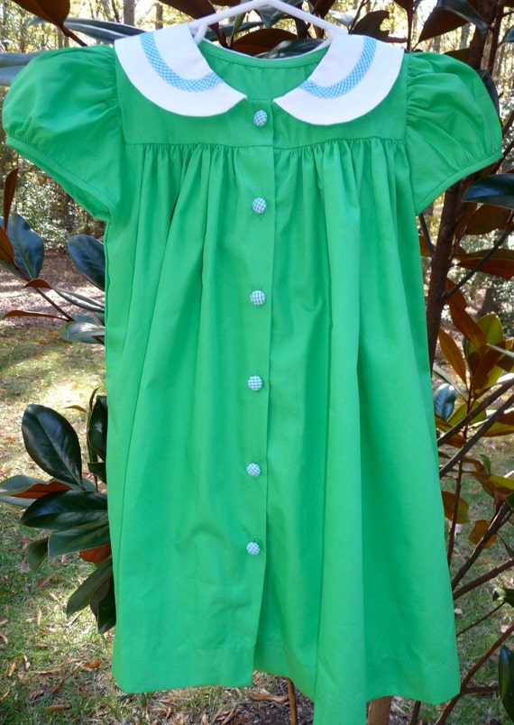 Green Dress With White Collar and Covered Buttons With the Same Fabric as  Ribbon on the Collar - Etsy