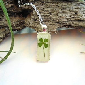 Lucky Real geperst klavertje vier Ierse verzilverde rechthoekige hanger ketting