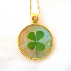 Lucky Real Pressed Four Leaf Clover Gold Irish Resin Hand Painted Round Pendant Necklace