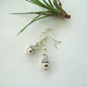 Small Acorn Silver Plated Woodland Nature Autumn Fall Dangle Earrings Jewelry