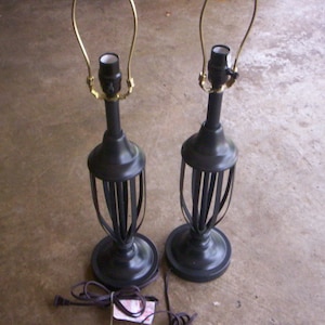Vintage metal lamp base/Salvage lamp base/Vintage lamp/Metal lamp base/Salvage lamp parts/Light parts/2  metal lamplight/Lamp making supply