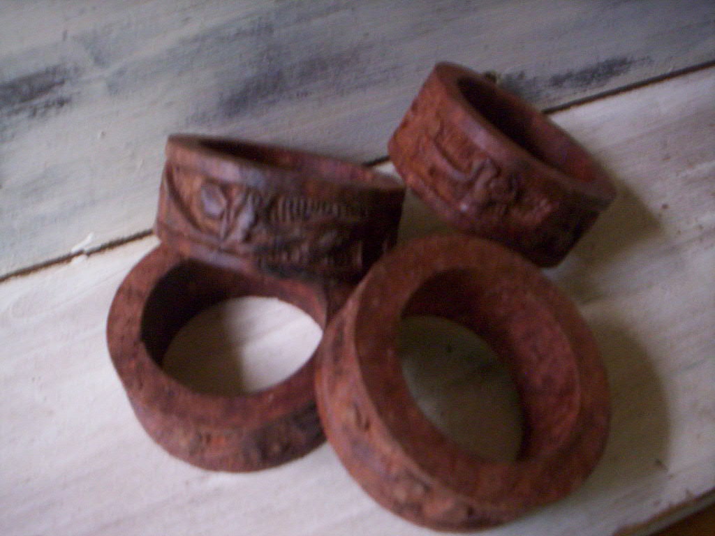 Vintage Wood carving napkin rings/4 napkin rings/Table decor/Napkin decoration/Holiday decor/relief wood Napkin holder/Fall table decor
