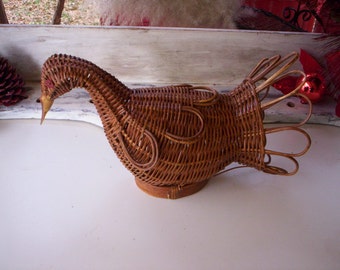 Bird shaped basket/Bird basket/Wicker basket/Woven basket/Wick and wood basket/Hand made basket/Vintage bird basket/Egg bird basket