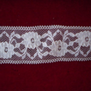 1-1/4&#39;&#39; off  White lace trim/Cream Lace trim/Sewing lace trim/Vintage lace trim/Sewing supplies/Costume trim/clothing trim /lace floral trim