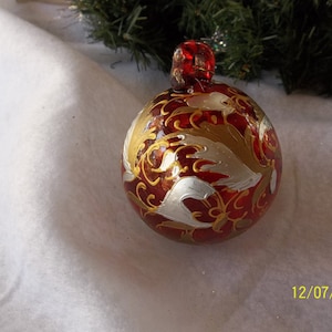 Keepsake ornament/Christmas plastic ornament/Vintage Round plastic Ornament/Hand painted ornament/RED ornament/Tradition plastic ornaments