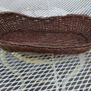 Basket/Wood basket/summer basket/Fall basket/country basket/Farm house basket/Vintage basket/Peanut shaped basket/14&#39;&#39; basket/kitchen basket