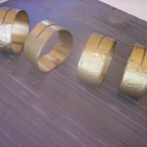 Anel de guardanapo de coração de latão/4 anéis de guardanapo de metal/decoração de mesa/decoração de guardanapo/decoração de feriado/porta-cartão e guardanapo/decoração de mesa de outono