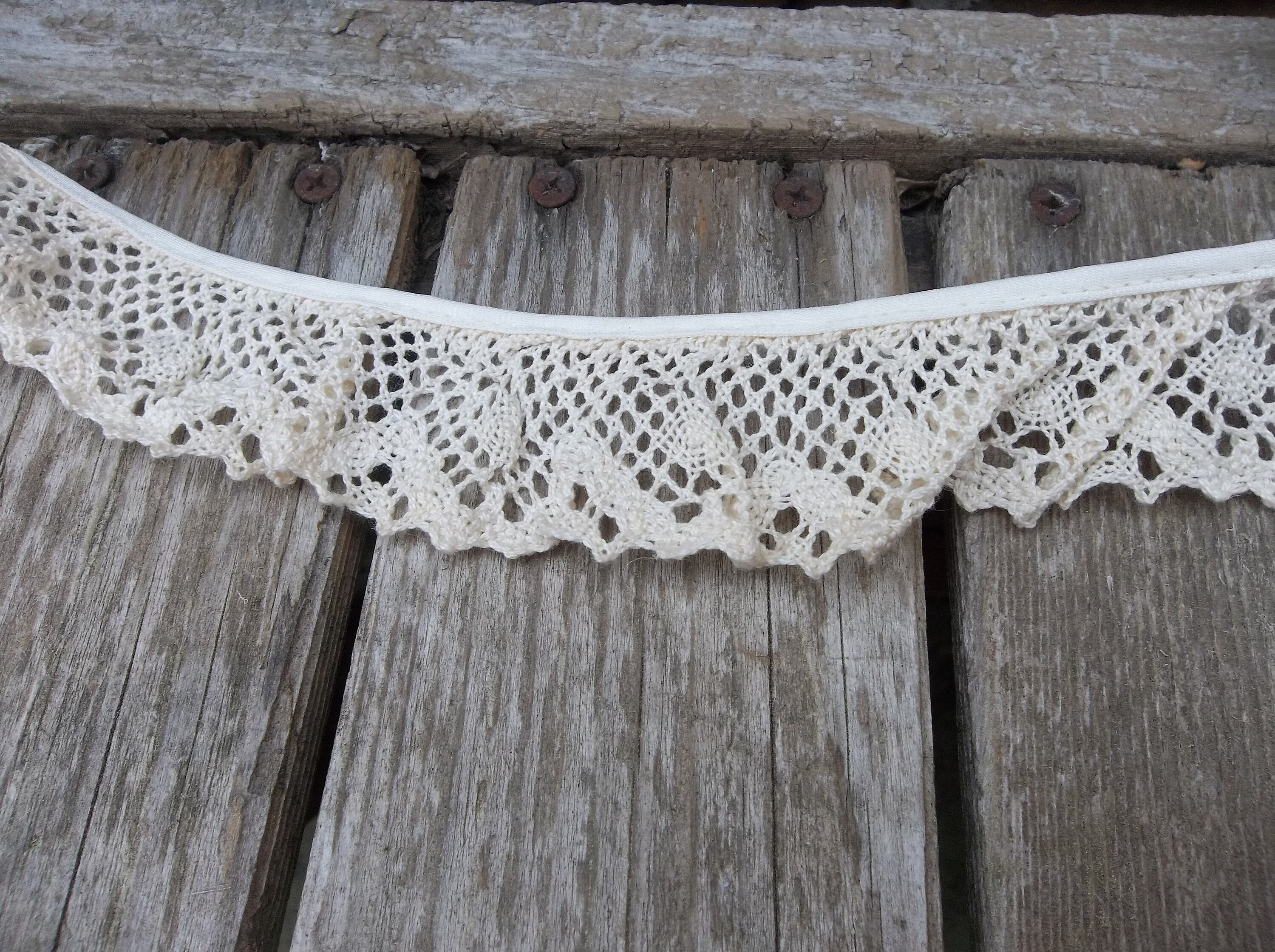 Vintage Cluny Cotton Lace Trim, 1-1/4 Inch by 1 Yard, Natural, off