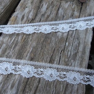 Off white Lace/Vintage lace trim/Wedding supplies/Costume supplies/Floral lace trim/4 yards trim/Doll trim/Narrow lace trim/Sewing supply