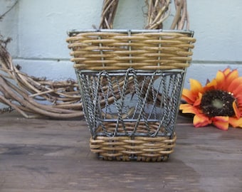 Vintage metal basket/Rustic metal wicker basket/shaped basket/Wicker and metal basket/Summer basket/Ornate metal wicker basket/Fall basket