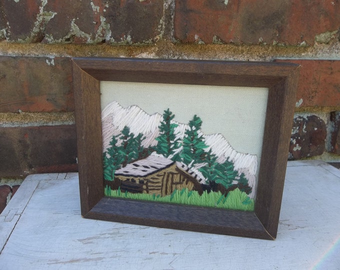 Small Vintage Shadow Box Frame/vintage Needlework/crossstitch Etsy