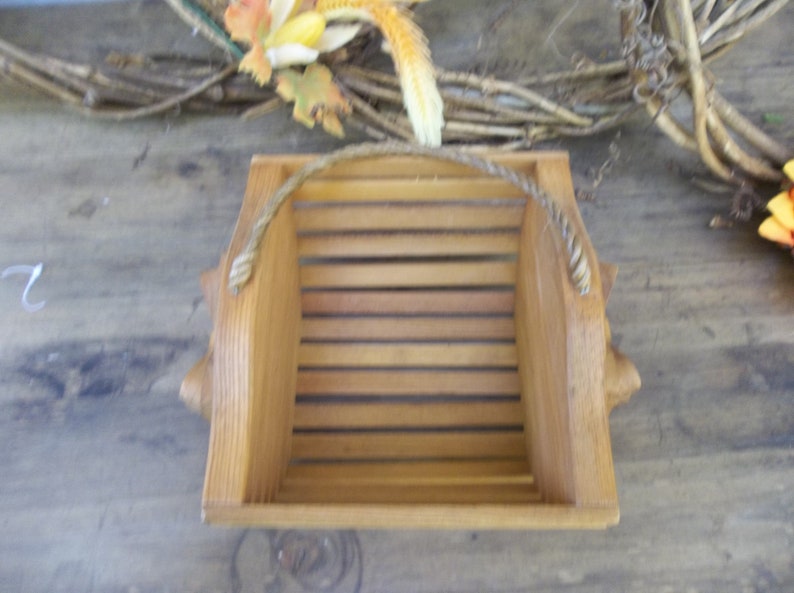 Rustic wood basket/Vintage wood basket/Salvage wood basket/Decorative wood basket/Wood basket with rope handle/Handled Wood Slat Basket image 3