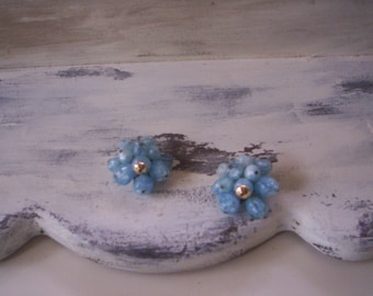 Vintage Blue clip on earrings/Clip on earrings/Reused earrings/Vintage cluster jewelry/Blue cluster beads clip on earrings/Beads earring