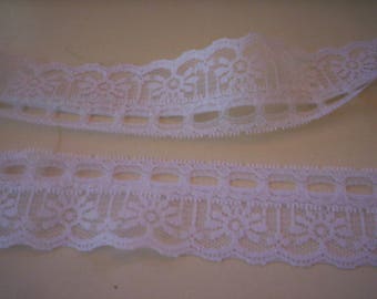 Vintage white floral lace trim/Wedding lace trim/Costume white lace trim/Sewing trim/sewing supply/Bridal Lace Trim/2 yards lace trim/craft