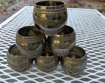 Vintage Metal napkin rings/Holiday napkin rings/Napkin decor/Napkin holder rings/brass sliver metal napkin rings/Table decor/Round ring