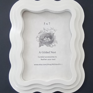 Curvy, Scalloped, glossy, three tier frame, 5 x 7