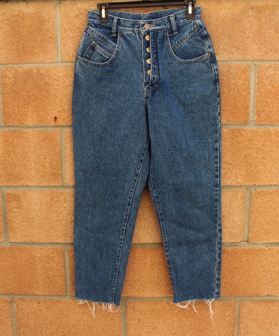 Distress mom jeans
