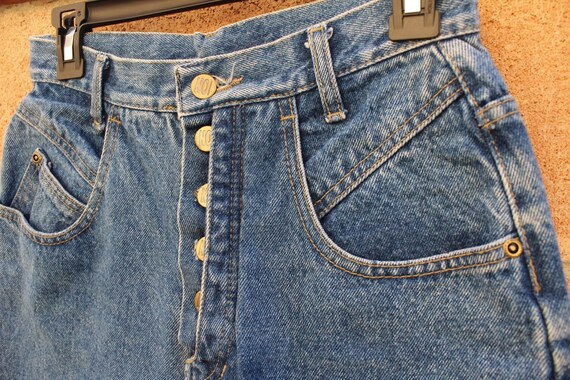 Distress mom jeans - image 3