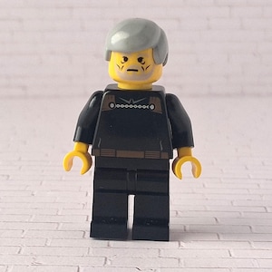 Vintage LEGO Count Dooku with Gray Hair and Yellow Head Minifigure - 2002 - From Set 7103