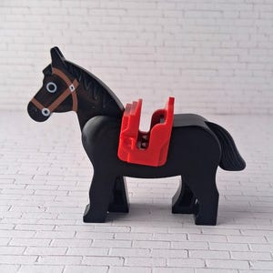 Vintage LEGO Black Horse - Moveable Head, Brown Bridle & White Circled Eyes - 1984