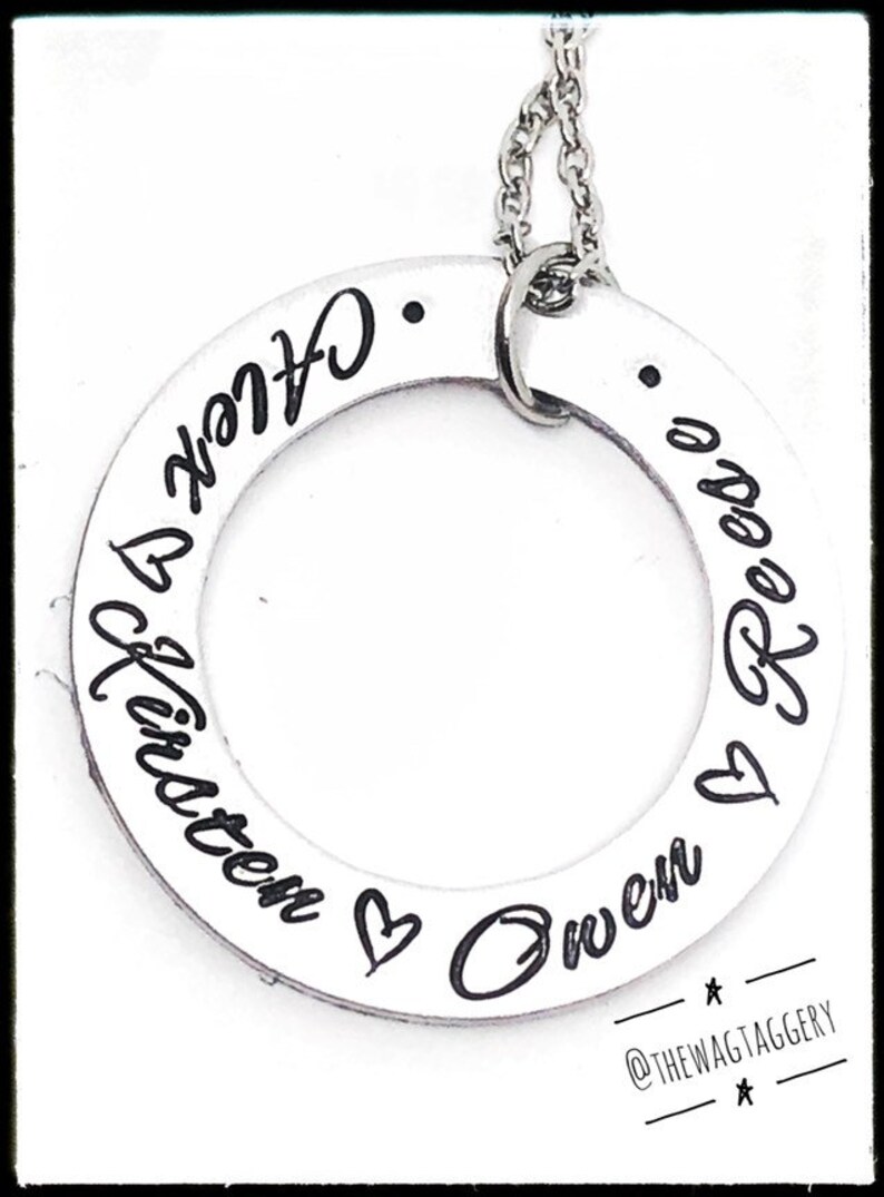 Names necklace for ladies customize with your dearest people mom necklace keepsake gift ideas hypoallergenic grandma necklace
