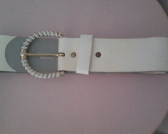 Real leather vintage white belt with gold detail on buckle