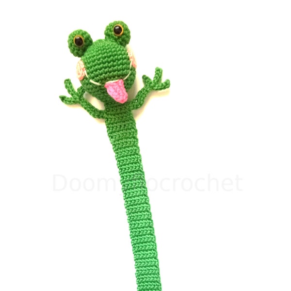 Green frog bookmark with crocheted cotton