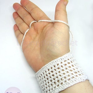 Mittens spider web in white and silver crochet cotton image 4