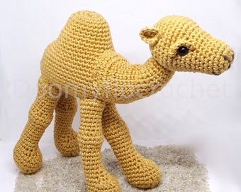 Amigurumi camel toy in cotton crochet; animal desert Sahara, Maghreb; Arabic; house decoration; hand made; logo Perl