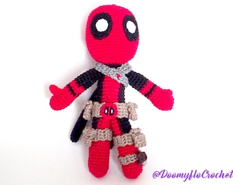 Deadpool poupée amigurumi en coton au crochet; superheros rouge et noir; figurine textile comics us