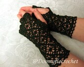 Women  green cotton crochet lace Mittens