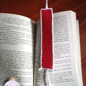 Marque pages seringue laboratoire sang en coton au crochet medecine lecture image 8