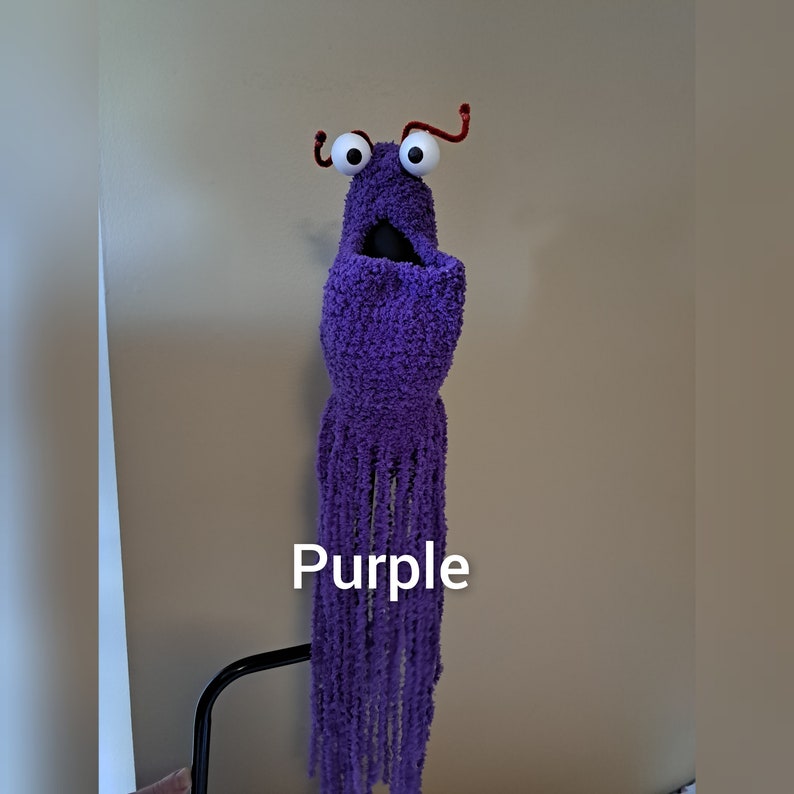 Marionnette monstre au crochet. Extraterrestre, oui oui, Purple