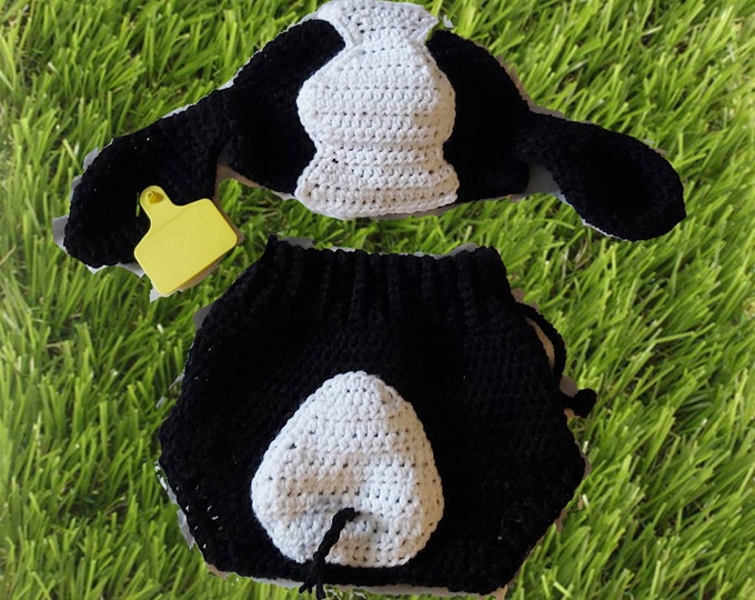 Cow set for newborn or up to 12 month.  Hat with tag plus diaper cover.  Great for photo shoots.