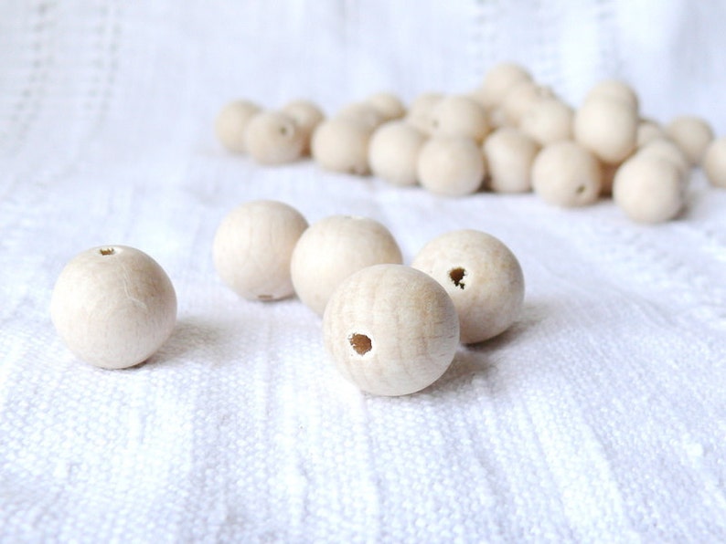 20 mm Wooden beads 50 pcs - natural eco friendly r20mm 20 mm Wooden beads 50 pcs - natural eco friendly r20mm