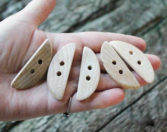 Set of 5 wooden buttons - eco friendly buttons - made in Ukraine from beech-tree