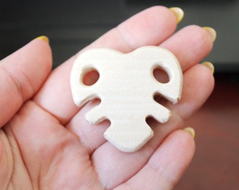 Monstera leaf-pendant made from beech-wood, natural wooden toy, eco-friendly - Handmade wooden toy