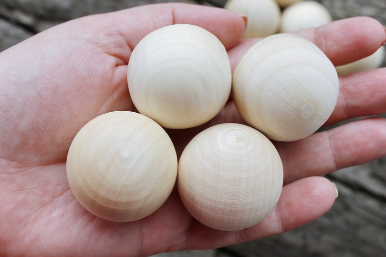 natural eco friendly r35mm 35 mm Wooden round beads 25 pcs without hole