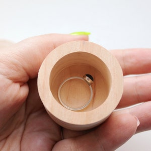 Wedding ring box - Round unfinished wooden box - with cover - natural, eco friendly - 40 mm diameter