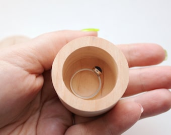 Wedding ring box - Round unfinished wooden box - with cover - natural, eco friendly - 40 mm diameter