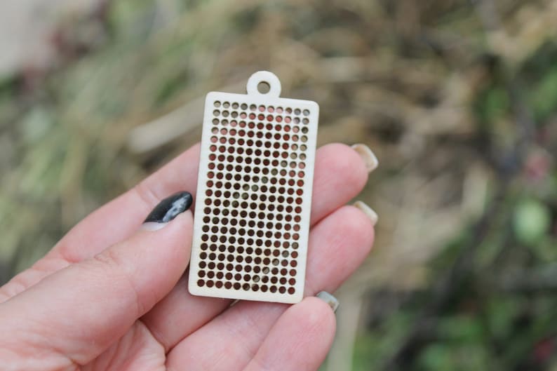 Pendentif en bois blanc rectangle au point de croix, base de broderie pour bijoux, ornement, broche, fournitures pour travaux manuels - 2,3 pouces image 3
