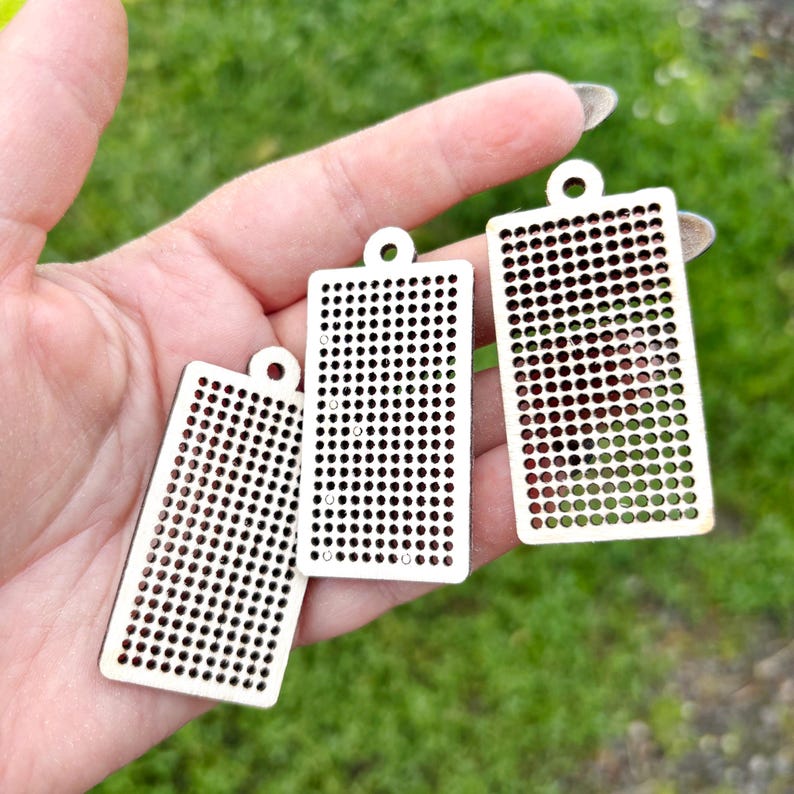 Pendentif en bois blanc rectangle au point de croix, base de broderie pour bijoux, ornement, broche, fournitures pour travaux manuels - 2,3 pouces image 7