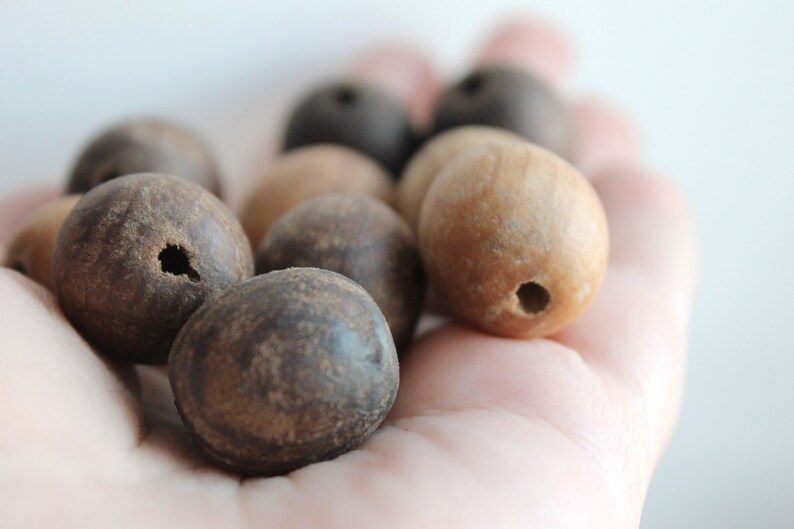 20 mm Wooden textured beads 50 pcs natural, ECO-FRIENDLY beads boiled in olive oil image 1