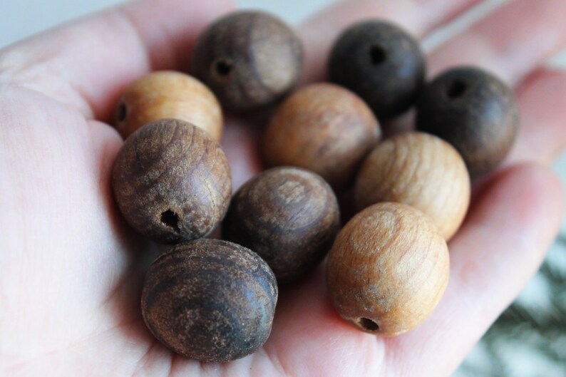 20 mm Wooden textured beads 50 pcs natural, ECO-FRIENDLY beads boiled in olive oil image 3