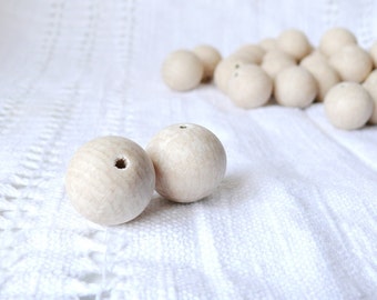 25 mm Wooden beads 50 pcs - natural eco friendly r25mm