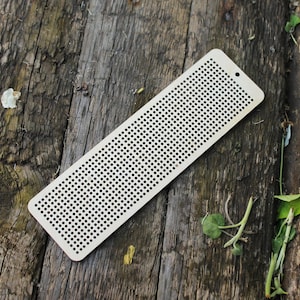 Marcapáginas de madera sin terminar para bordar a punto de cruz - Marcapáginas de madera contrachapada cortada con láser para bordar a punto de cruz - Forma de marcapáginas. Bordado en blanco