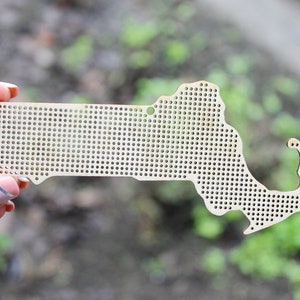 Ponto cruz do estado de Massachusetts - Corte a laser - espaço em branco inacabado - 5,7 polegadas - Mapa de Massachusetts ponto cruz em branco
