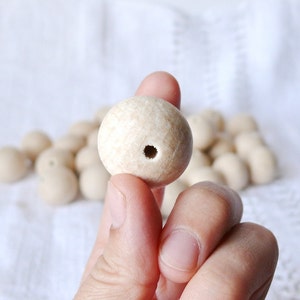 25 mm Wooden beads 25 pcs natural eco friendly r25mm image 1